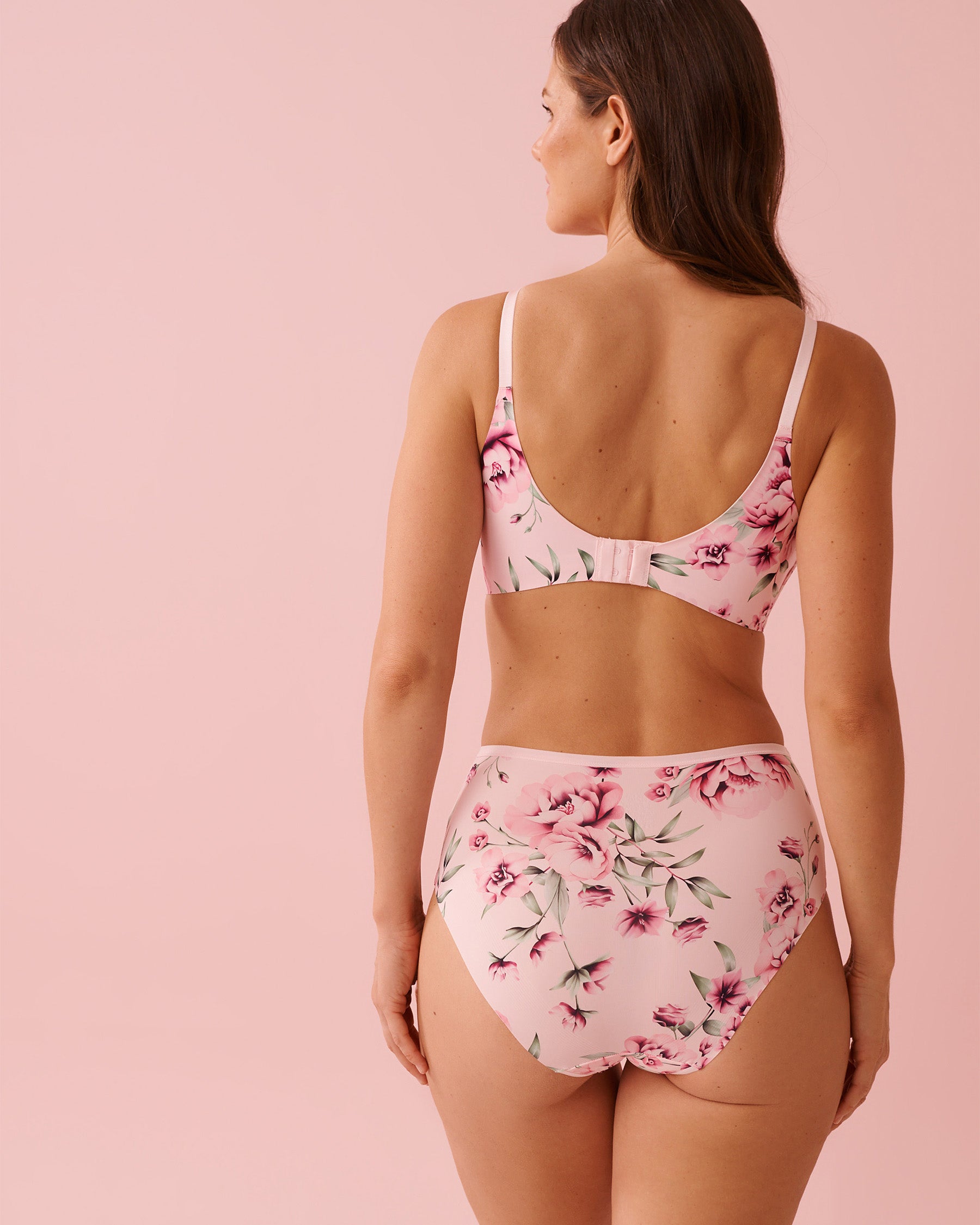 Lightly Lined Wireless Sleek Back Bra